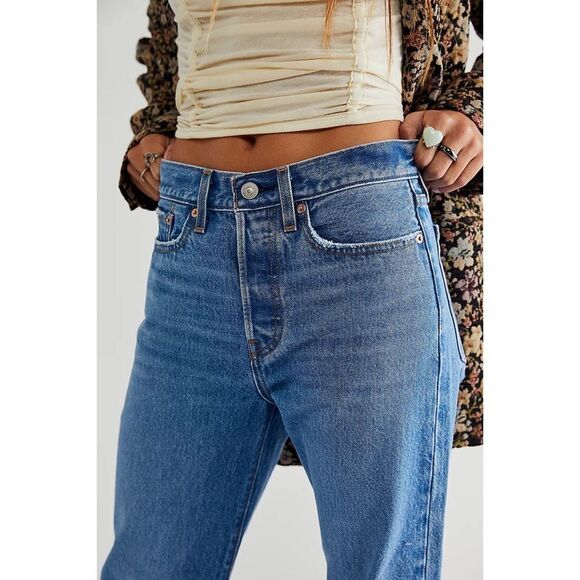 Like New Levi’s | Wedgie Straight Jeans, Size 27 - Picture 4 of 10